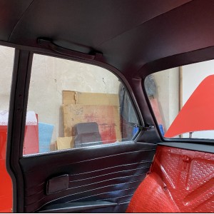 BMW 1502-2002 non-sunroof black headliner